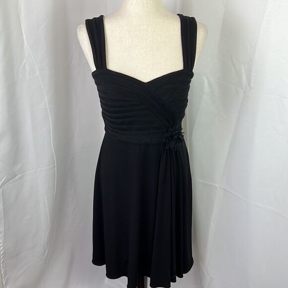 JS COLLECTIONS Sweetheart Neckline Formal Dress Black Sz 4 EUC - Picture 3 of 8